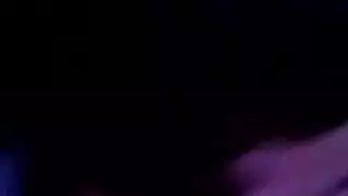 آكلة الجدات تأخذ قضيبًا وحشيًا نابضًا في حمص