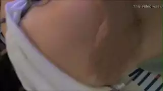 من مقاتلة إلى مولعة: إباحية بالملابس الداخلية الوردية