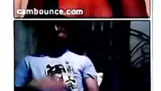 جلسة إباحية: فتاة سمراء بقميص جوارب تتوسل للمزيد من القضيب