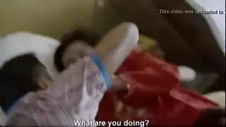 هي نائمة، وهو منتصب: حركة إباحية صينية متسللة