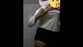 عجوز مغرية تستعرض صدرها قبل اختراق شرجي قاس