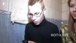 فتاة جديدة تفعل كل شيء يمكنها الحصول على بعض كس وبعض من الصعب ديك في نفس الوقت