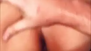 مشهد إباحي عربي: الذكر يخترق الكس بعد عبادة الجسد المقيد بالسلاسل