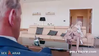 سكس ديوث يجلب الحل ينيك زوجته