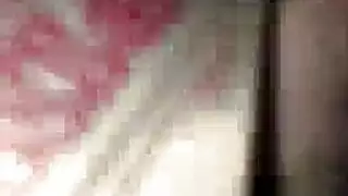 آسيوية مومس تبلع قضيبًا صلبًا لأنها تشتهيه